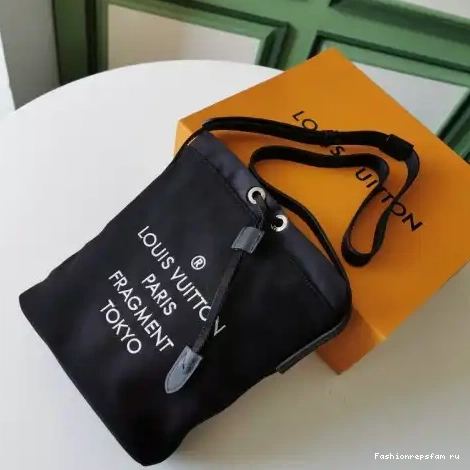 Fashionrepsfam ru LV Bags 20B570187 0810